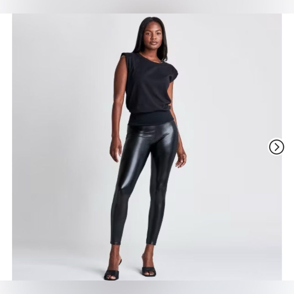 Assets by Spanx Women’s All Over Faux Leather Black Leggings Size Medium